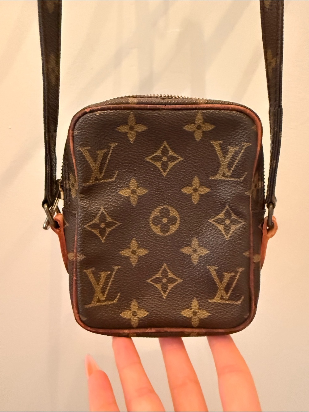 Authenticated Louis Vuitton Mini Danube Crossbody Great Condition 4.3x5.5x1.6” - Picture 4 of 15